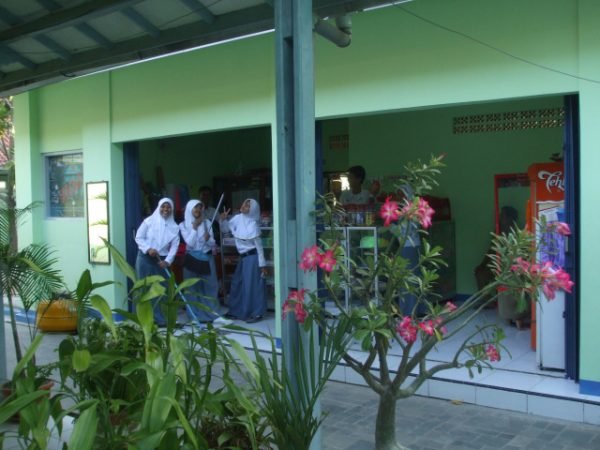 Koperasi Siswa (KOPSIS SMANDAKA) Koperasi Siswa (KOPSIS SMANDAKA)